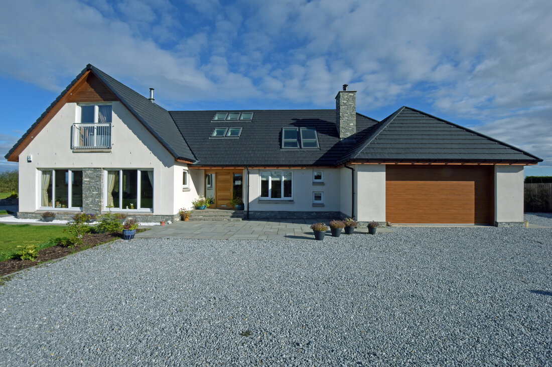 Specialist render and Roof
